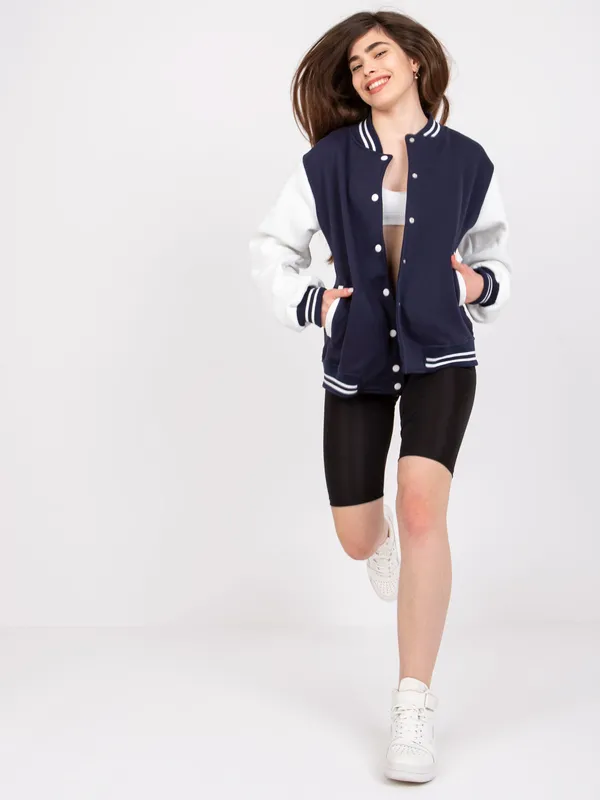 Zapinana bluza typu baseball w stylu college