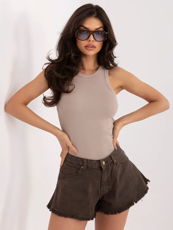 Dopasowany top prążkowany o kroju bokserki