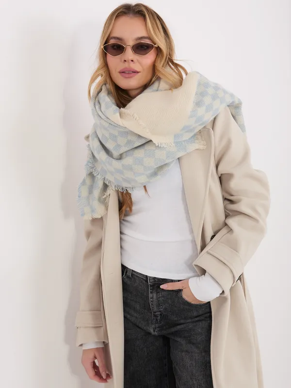 Szeroki szal oversize z wykończeniem typu frędzle