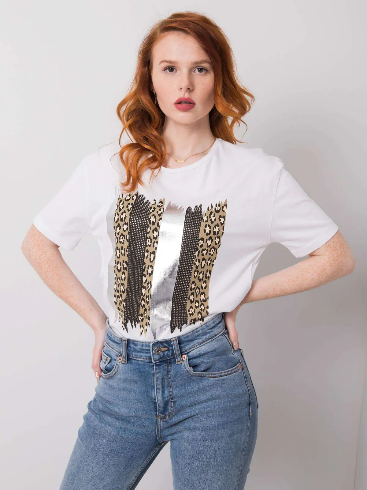 Biały bawełniany t-shirt z nadrukiem - zdjęcie 1
