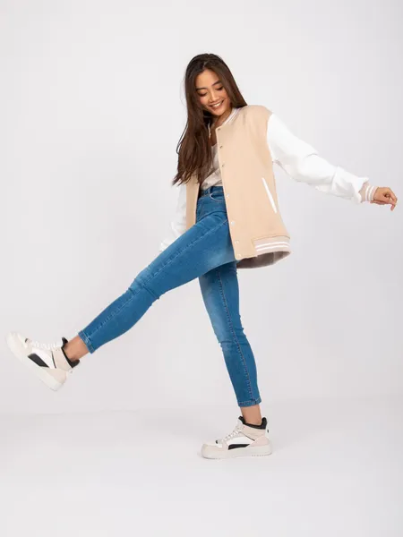 Zapinana bluza typu baseball w stylu college