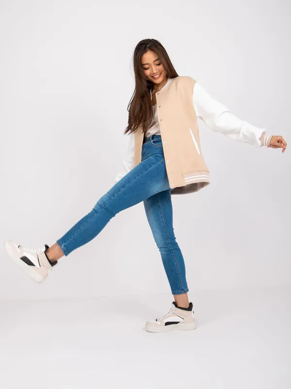 Zapinana bluza typu baseball w stylu college
