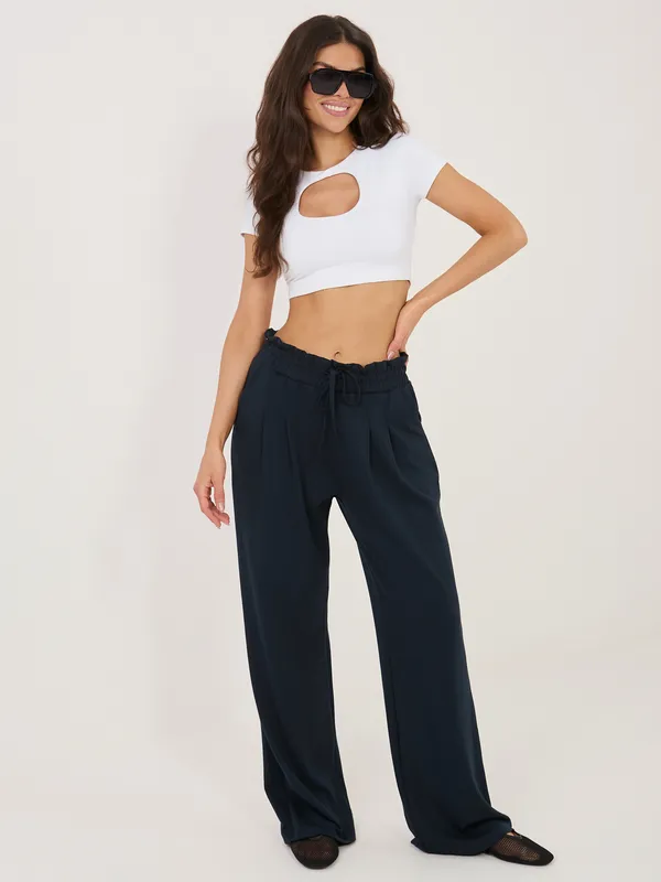 Wygodne spodnie z wysokim stanem i wiązaniem