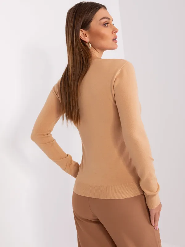 Dopasowany sweter z dekoltem w serek
