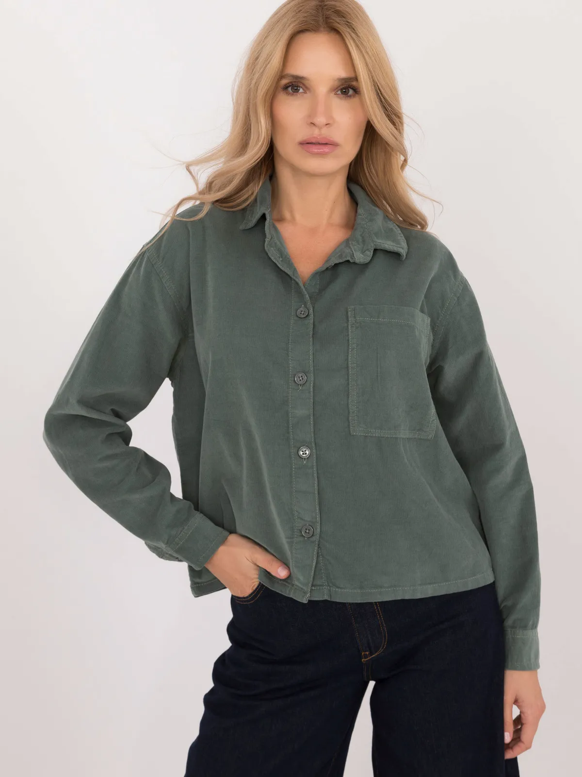 Koszula oversize o kroju boxy z kieszenią - zdjęcie 1