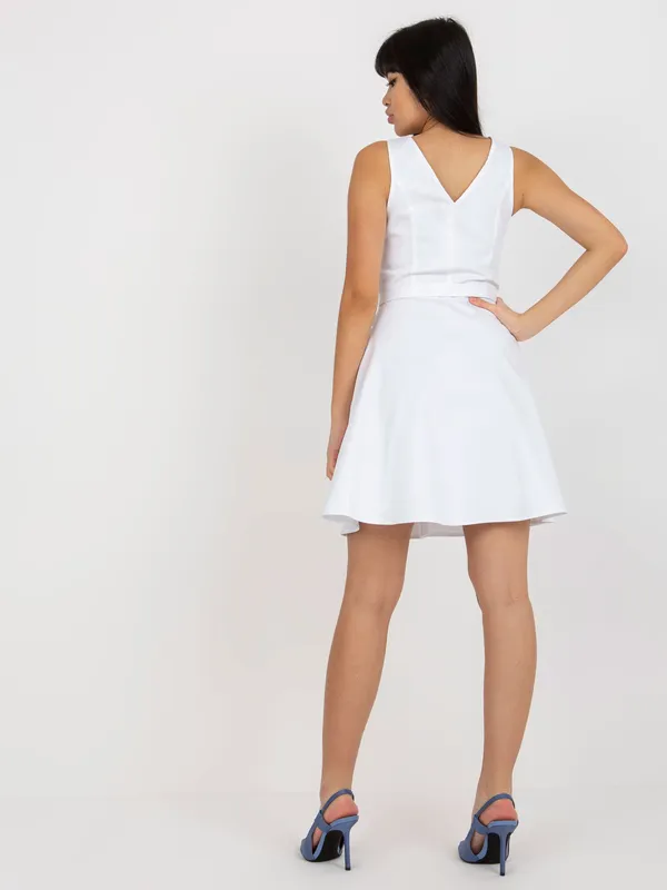 Beżowa rozkloszowana sukienka jeansowa z guzikami