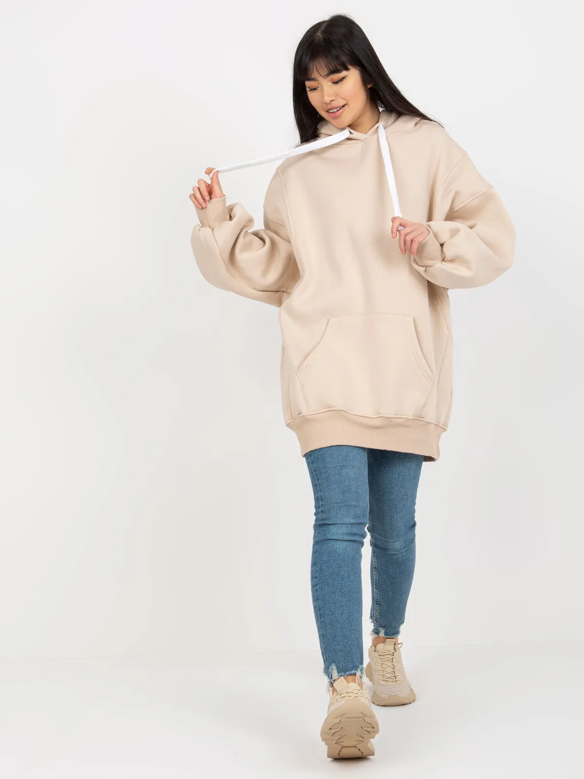 Ciemnobrązowa dresowa długa bluza basic oversize z kapturem - zdjęcie 2