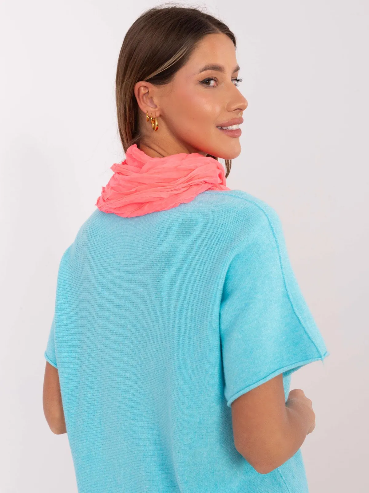 Lekki szal o subtelnie pogniecionej fakturze - zdjęcie 1