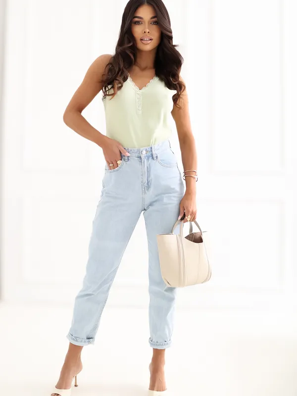 Damski top z koronkowym wykończeniem i guzikami