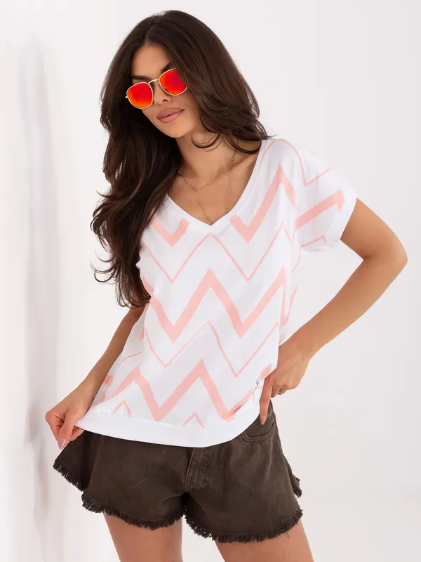 T-shirt z dekoltem w serek i geometrycznym wzorem