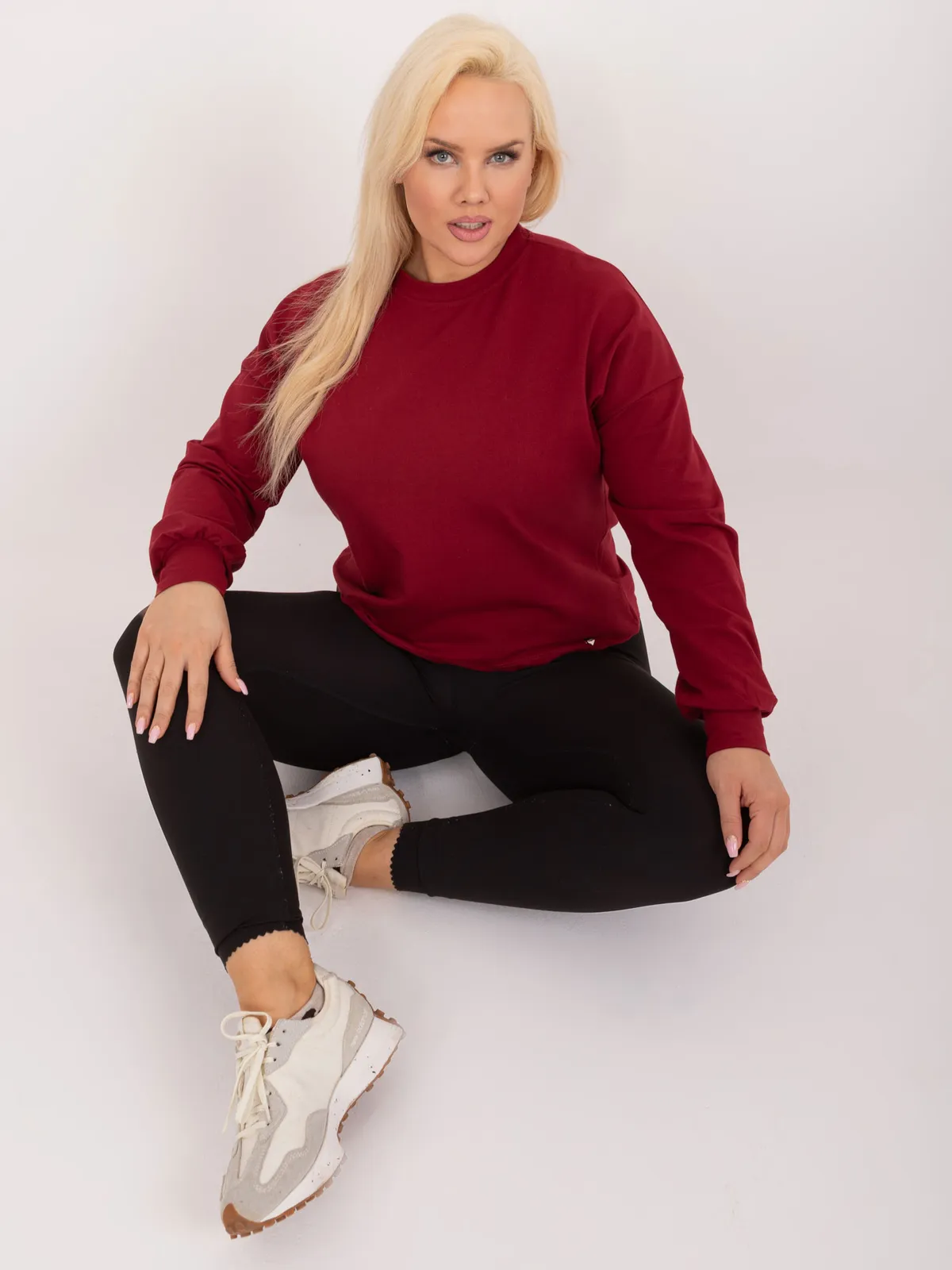 Jasnoróżowa gładka bluza plus size - zdjęcie 3
