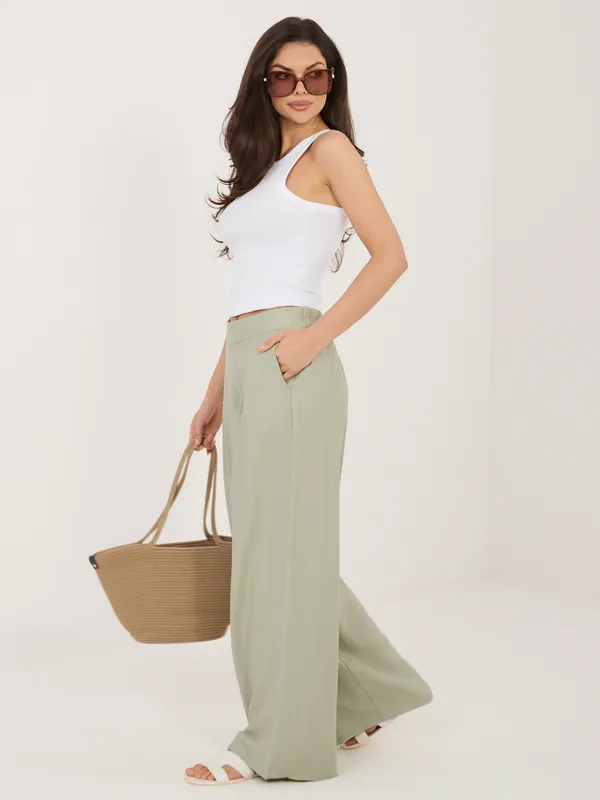 Szerokie spodnie z zakładkami o kroju palazzo