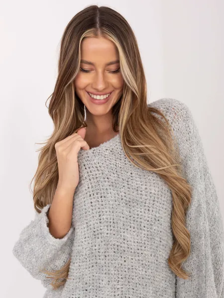Puszysty sweter oversize z dekoltem V