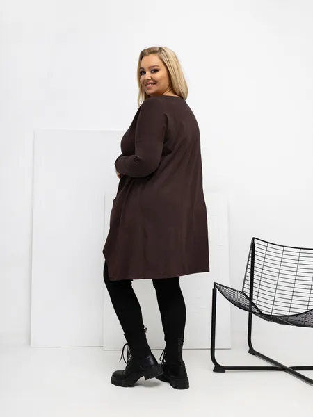 Asymetryczna tunika oversize z praktycznymi kieszeniami