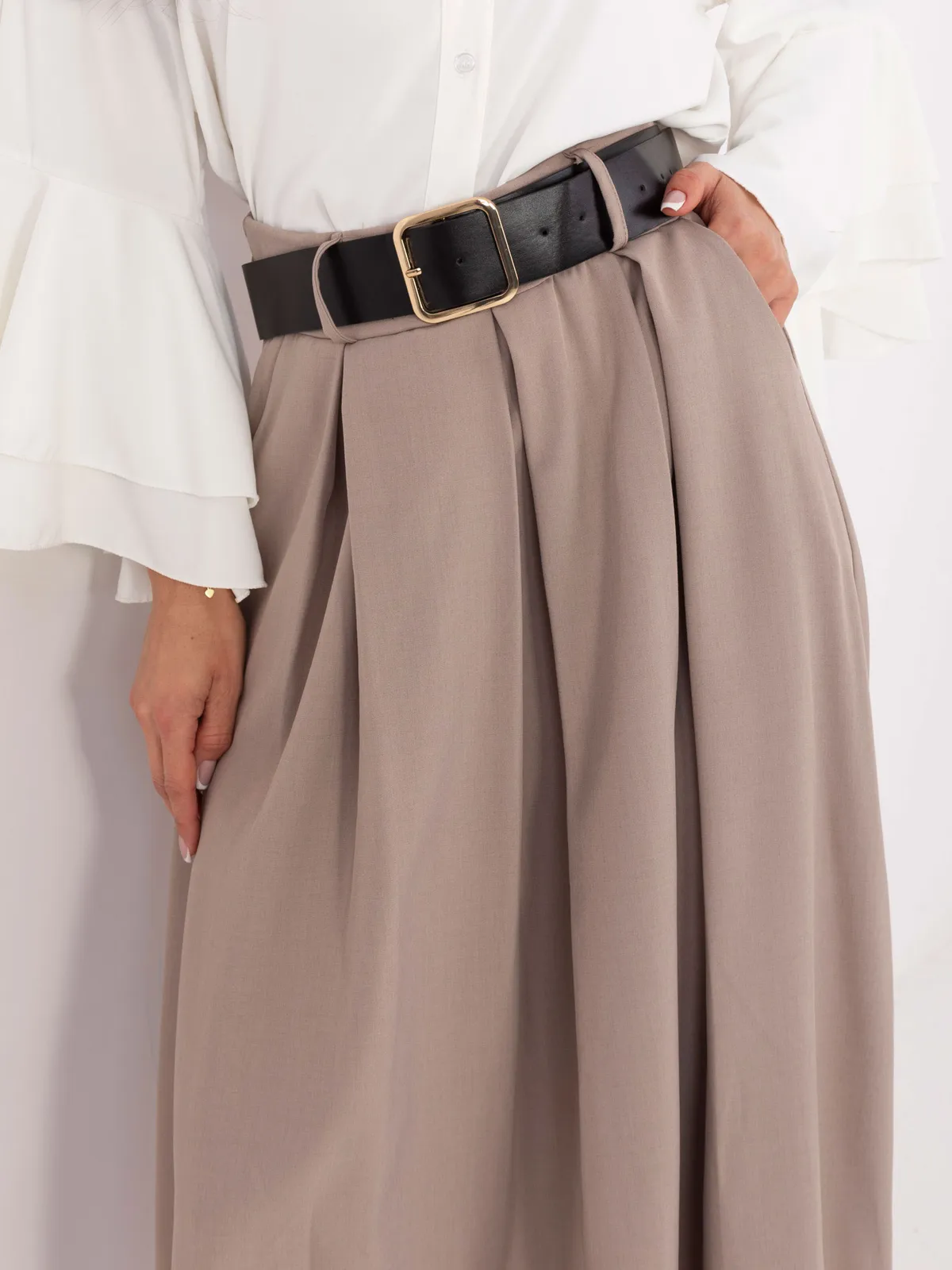 Klasyczna spódnica midi o rozkloszowanym kroju - zdjęcie 1