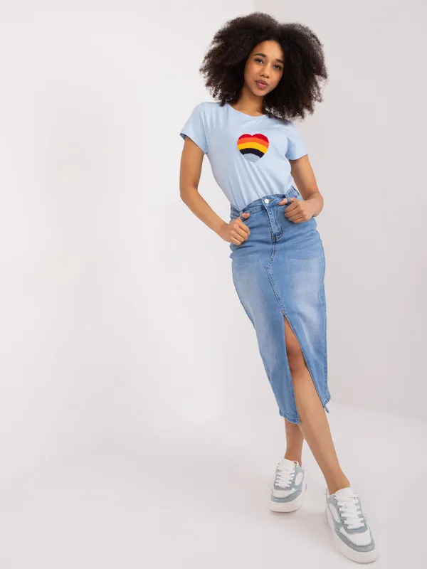 T-shirt z wypukłą aplikacją w kształcie serca