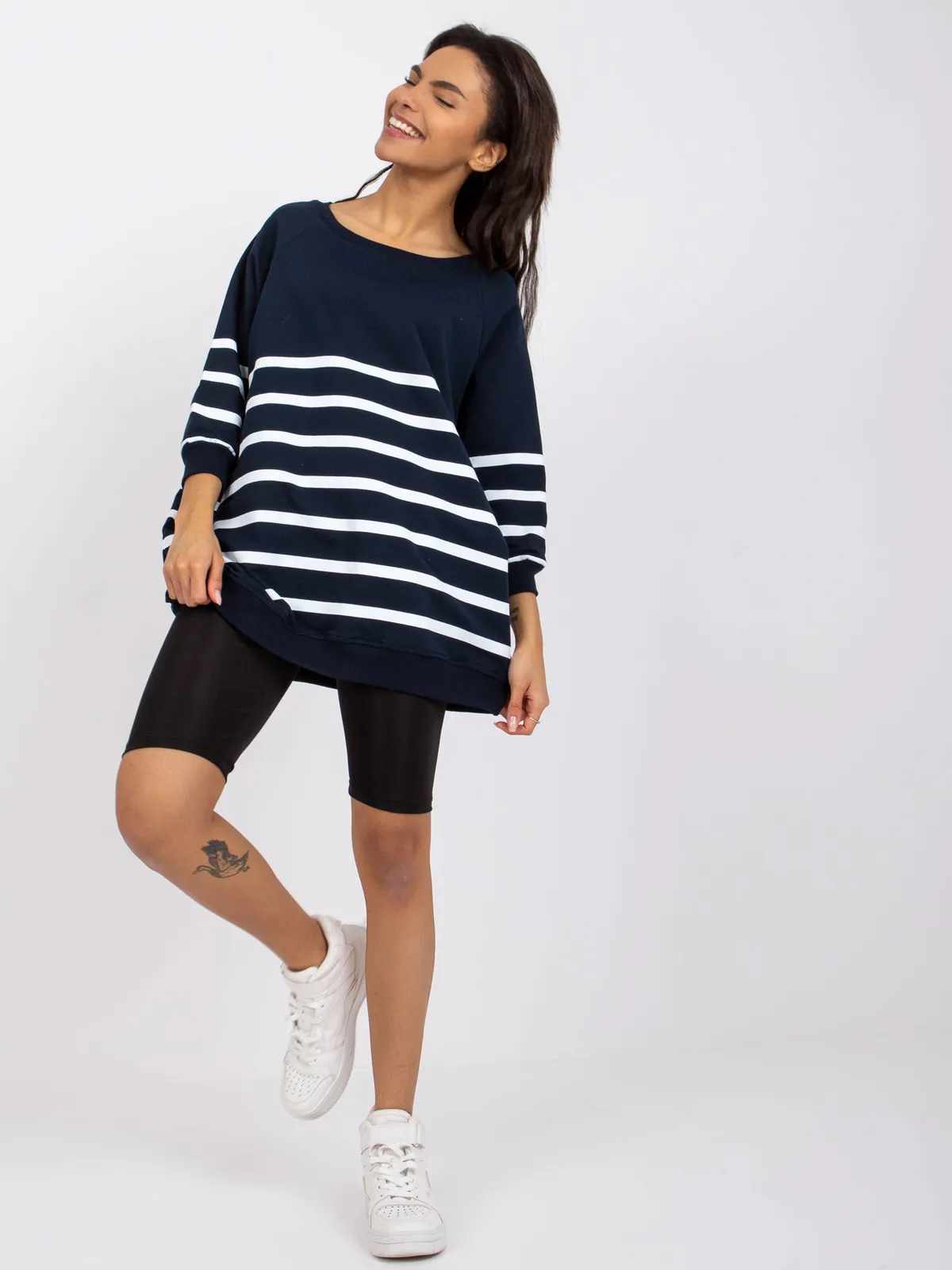 Bluza oversize w paski w stylu casual - zdjęcie 1