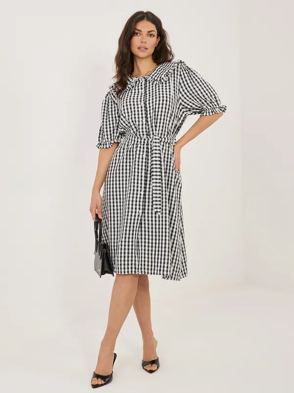 Elegancka sukienka z kołnierzem i wiązaniem w talii - widok 2