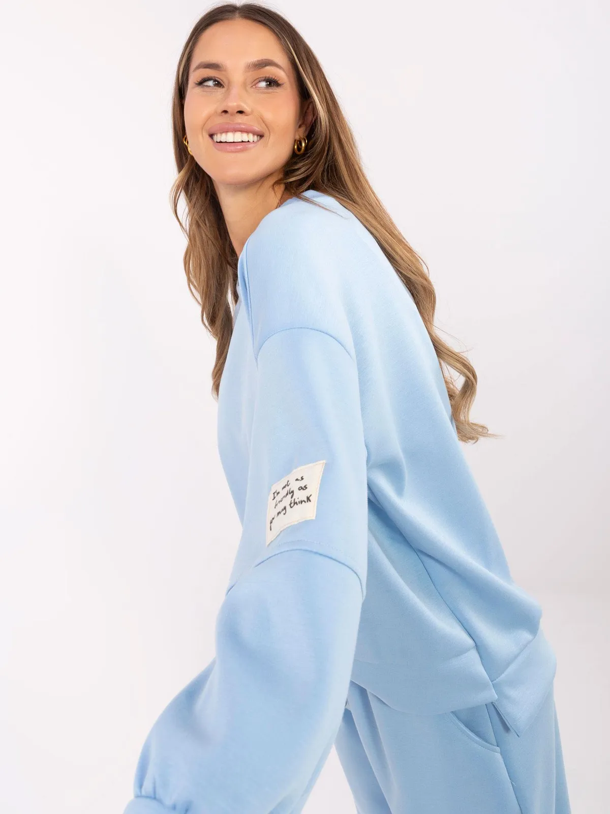 Komplet dresowy oversize z naszywką na rękawie - zdjęcie 1