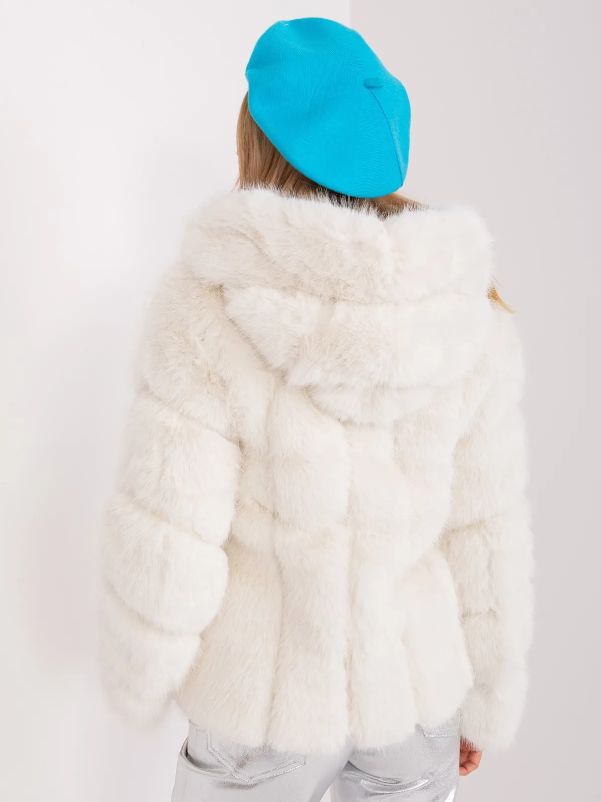 Turkusowy beret zimowy damski - zdjęcie 3