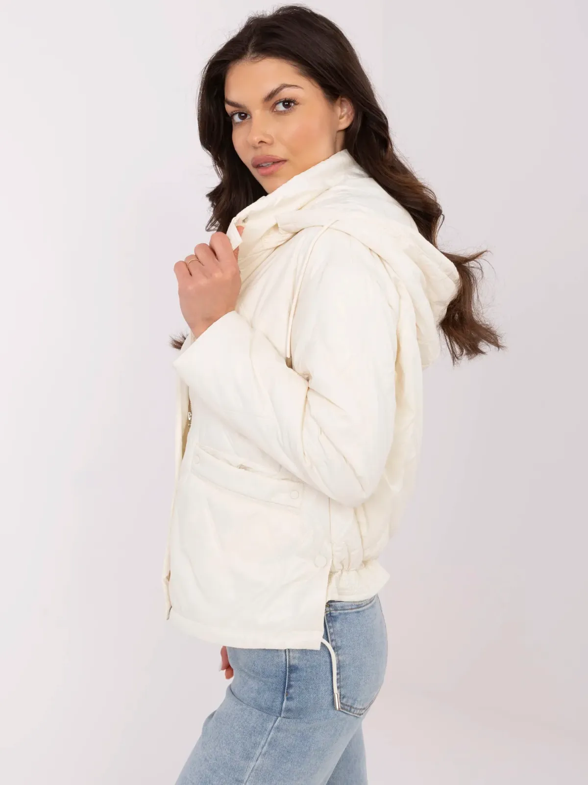 Pikowana kurtka z kapturem o kroju oversize - zdjęcie 1