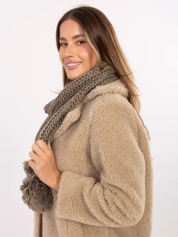 Długi szal o grubym splocie z pomponami - widok 2