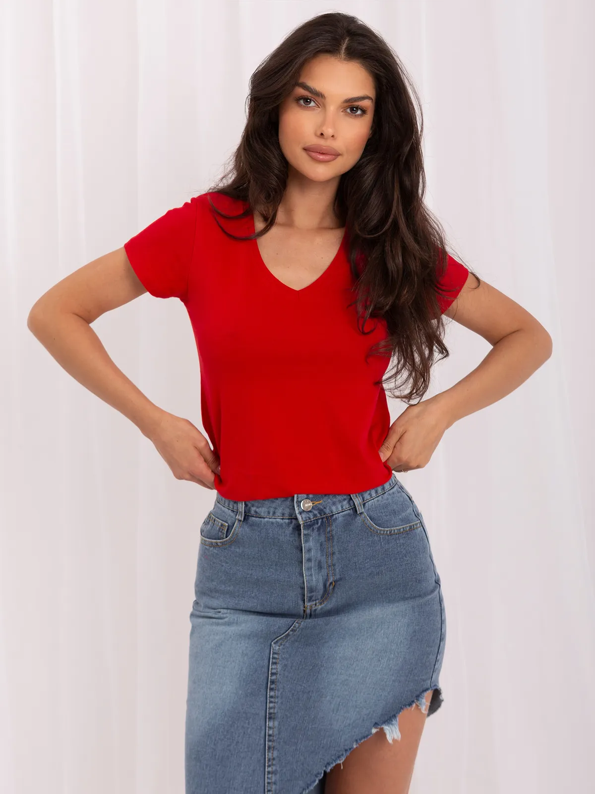 Czerwony damski t-shirt basic z krótkim rękawem - zdjęcie 6