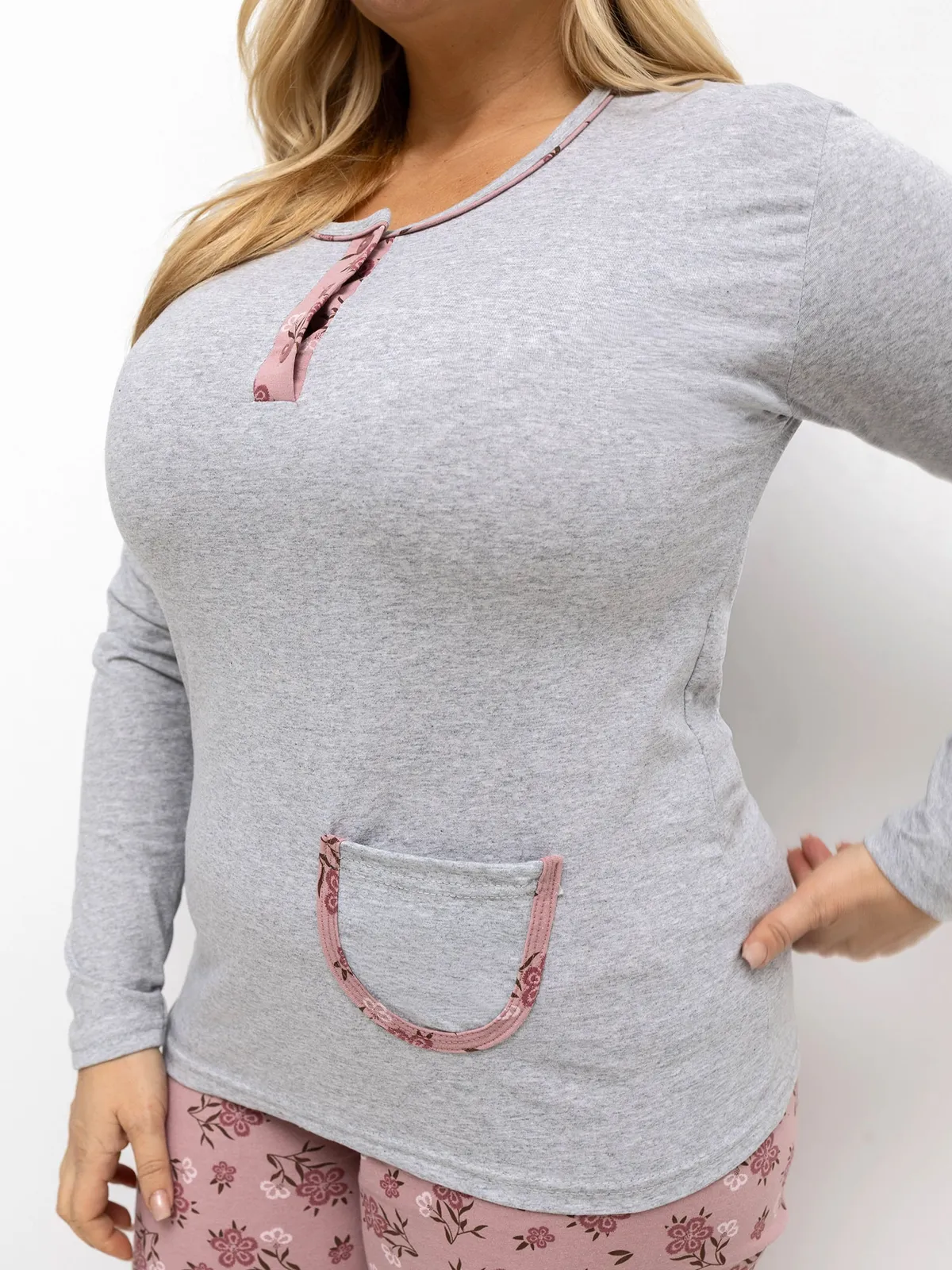 Komfortowa bluzka nocna z zapięciem na guziki - zdjęcie 1