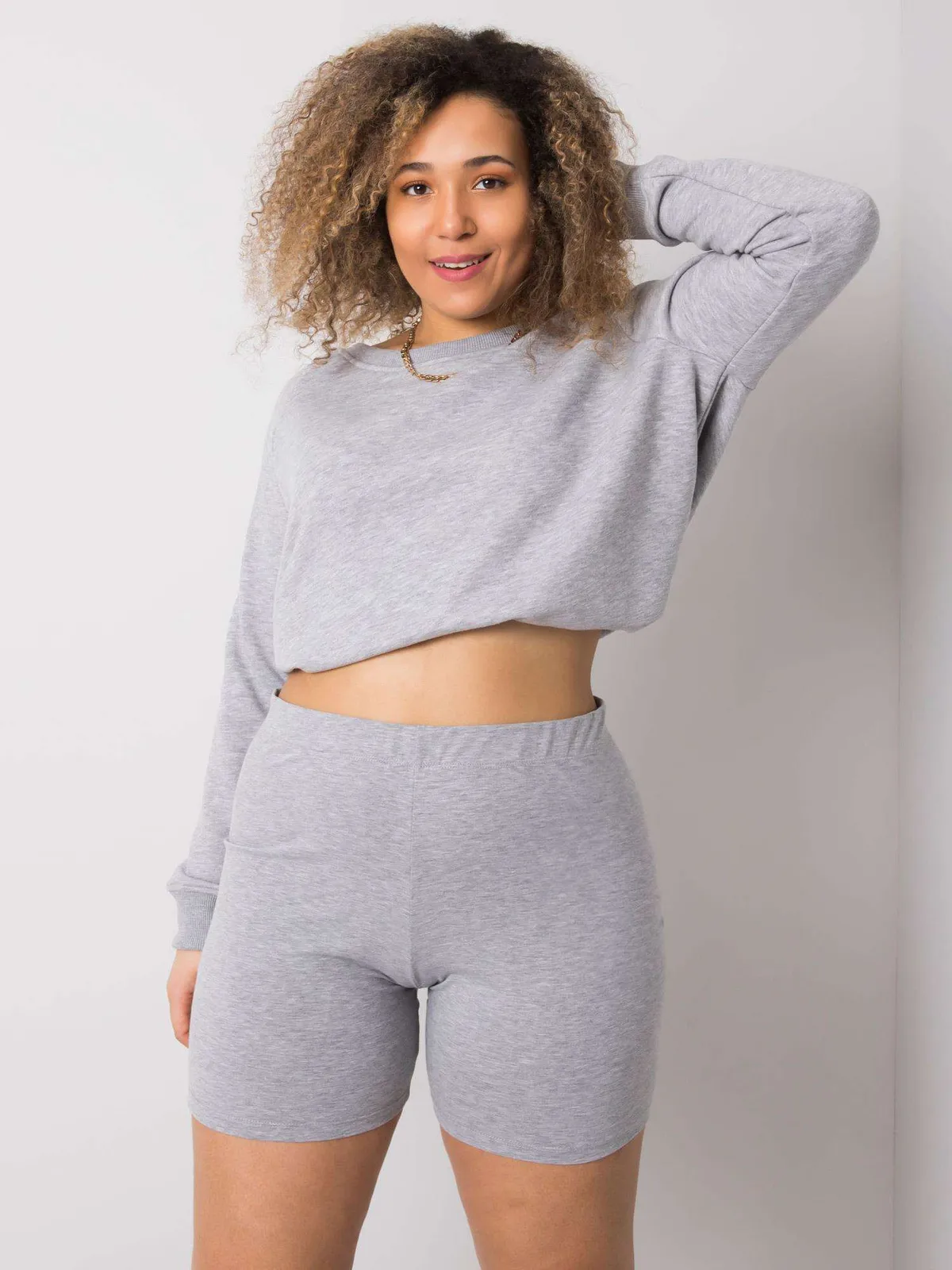 Szare bawełniane szorty plus size - zdjęcie 3