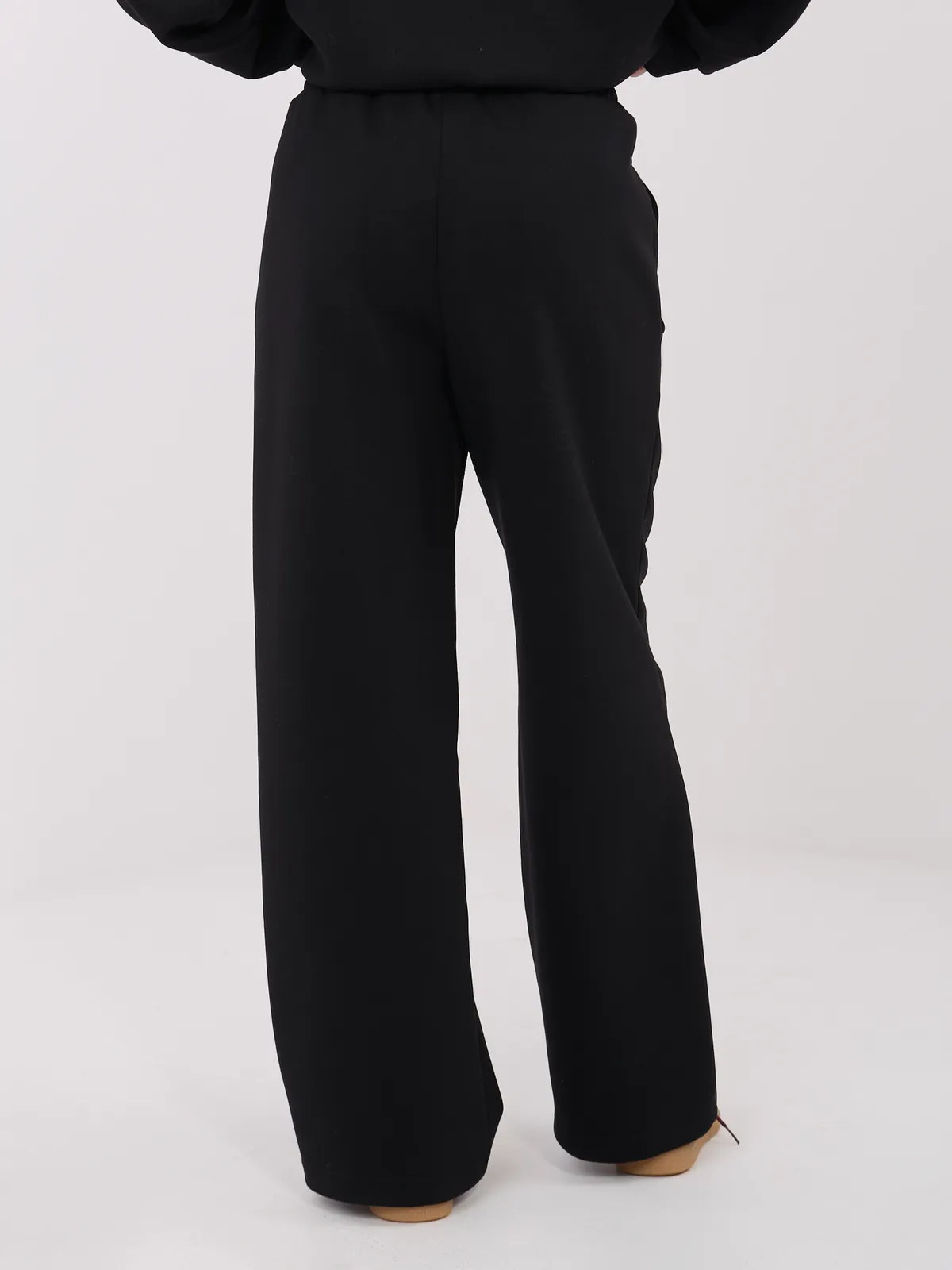 Wygodne spodnie dresowe z wysokim stanem - zdjęcie 1