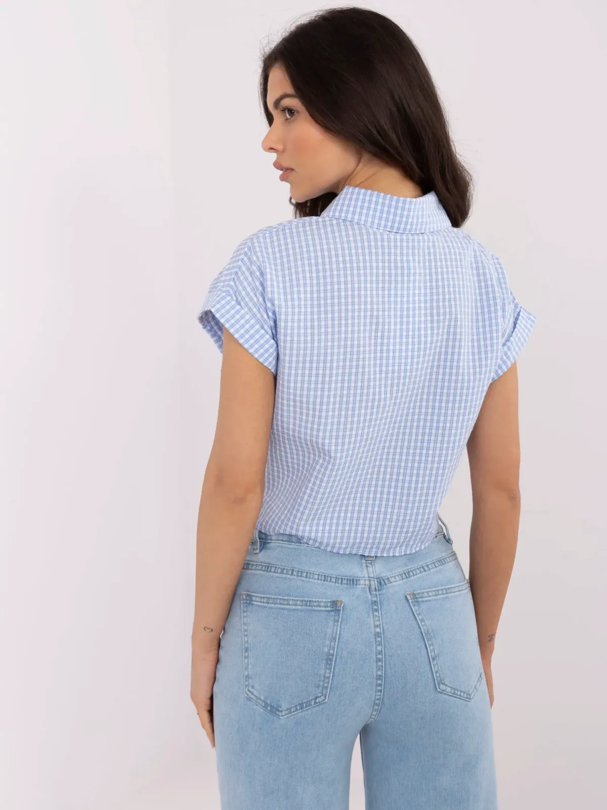 Krótka koszula w kratę z wiązaniem w talii - zdjęcie 1