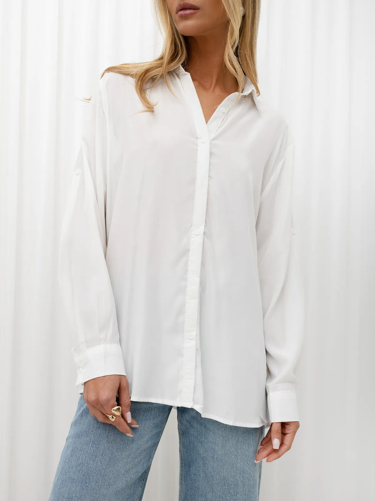 Koszula oversize z podpinanymi rękawami w stylu casual - zdjęcie 2