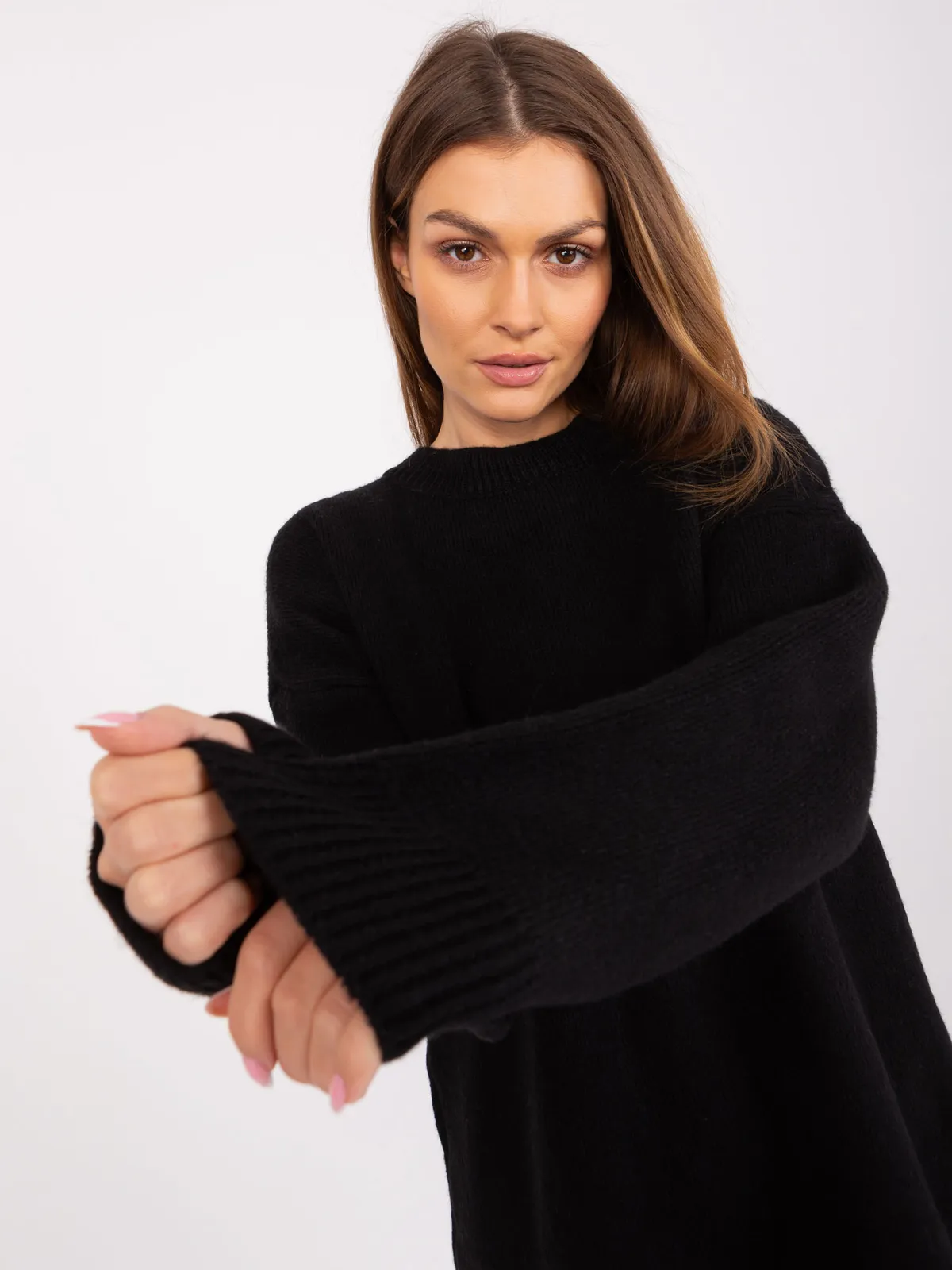 Sukienka o kroju oversize z długim rękawem - zdjęcie 1