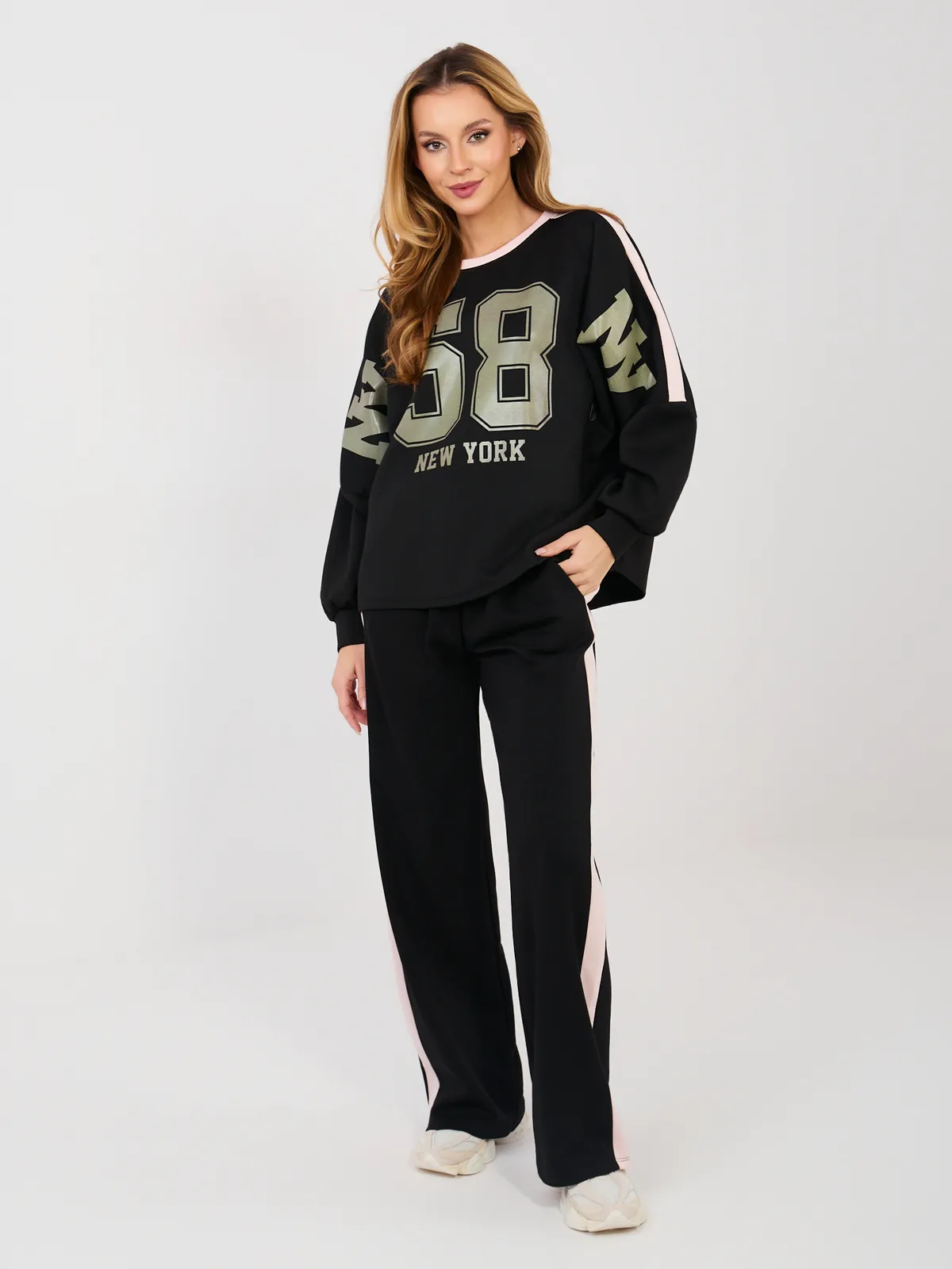 Oversize bluza z nadrukiem w sportowym stylu - zdjęcie 1