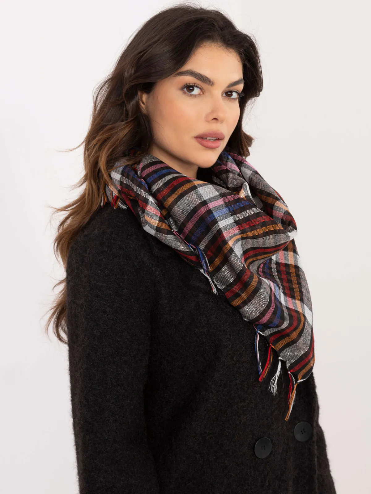 Klasyczna chusta w kratę z frędzlami - zdjęcie 1