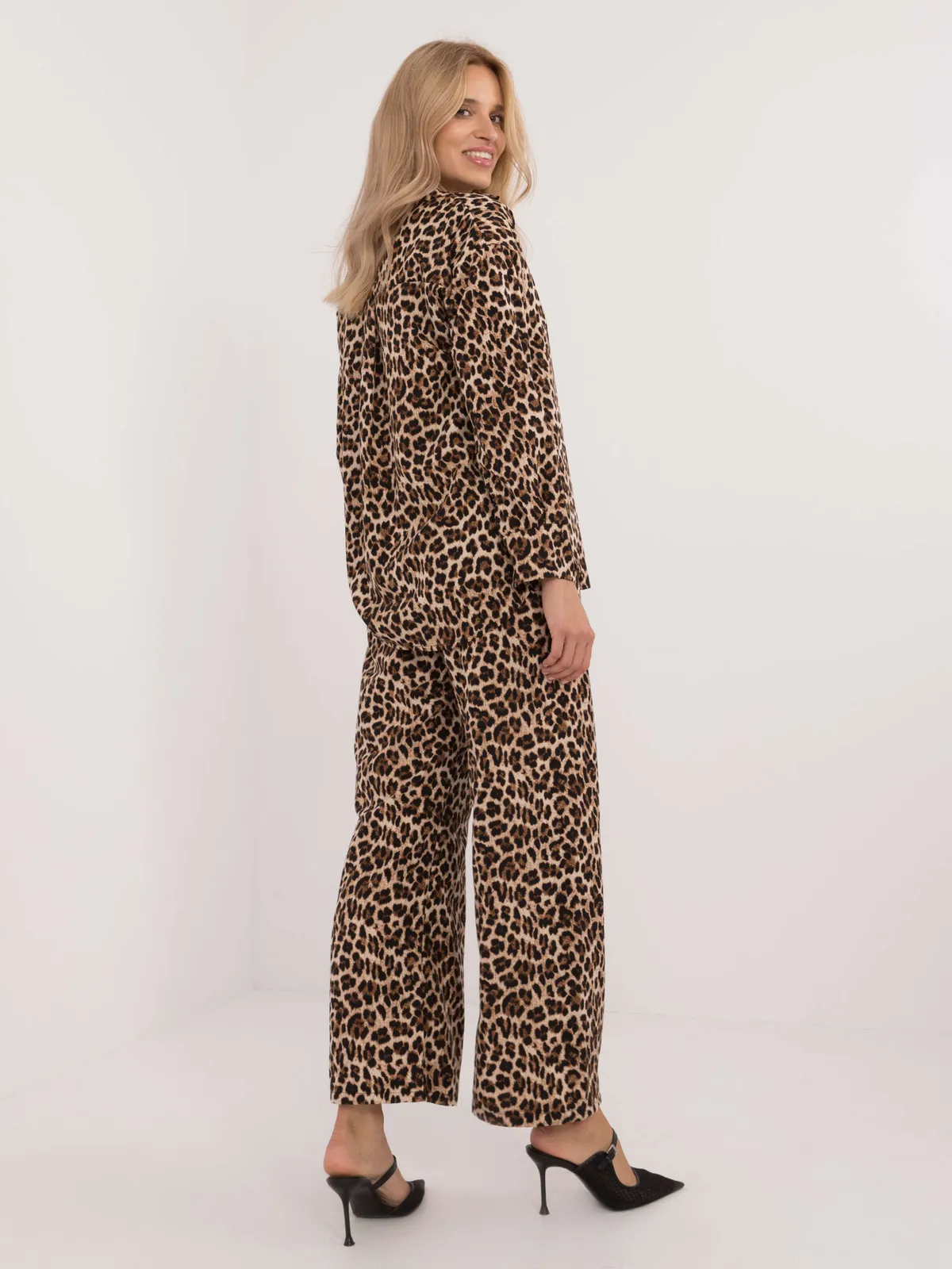 Komplet koszulowy z szerokimi spodniami typu palazzo - zdjęcie 1