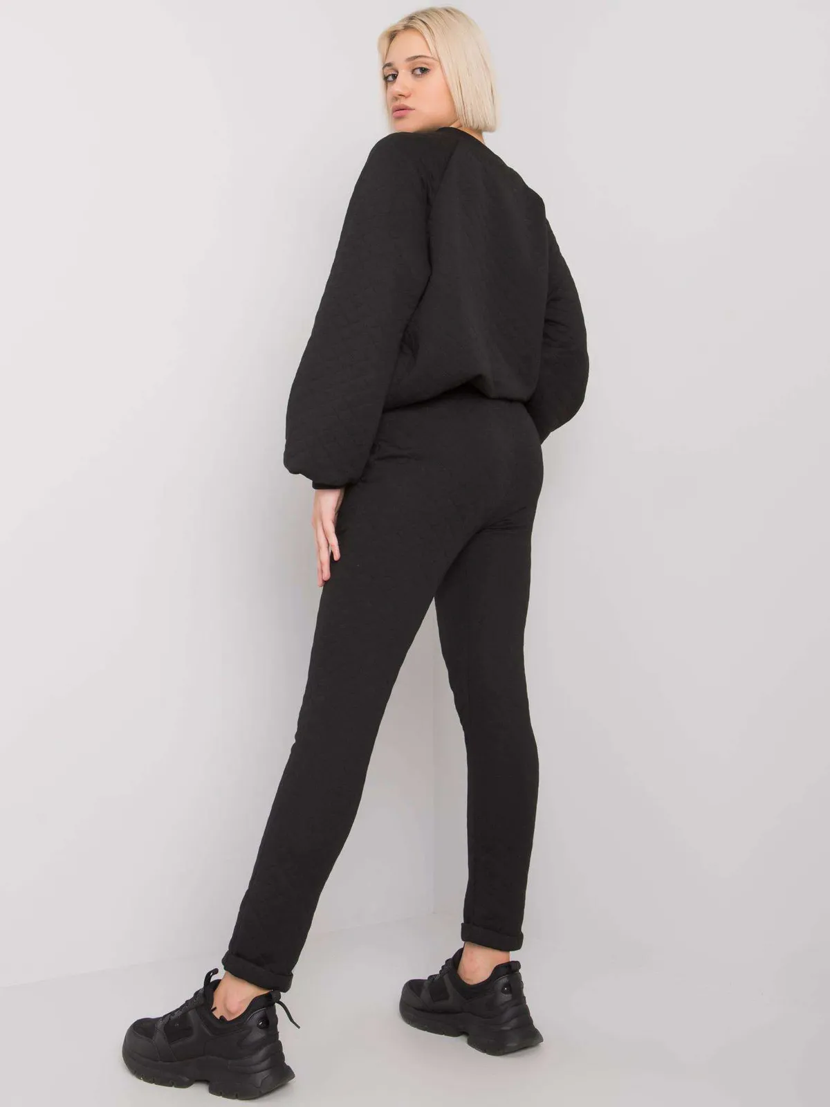 Wygodny dwuczęściowy komplet dresowy typu oversize - zdjęcie 1