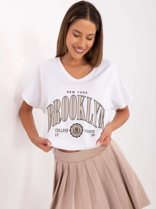 Sportowy komplet z koszulką i plisowaną spódnicą