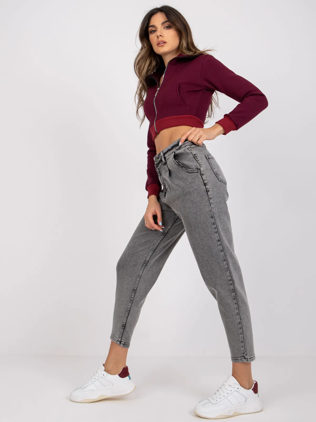 Jeansy typu mom fit z wysokim stanem - zdjęcie 1