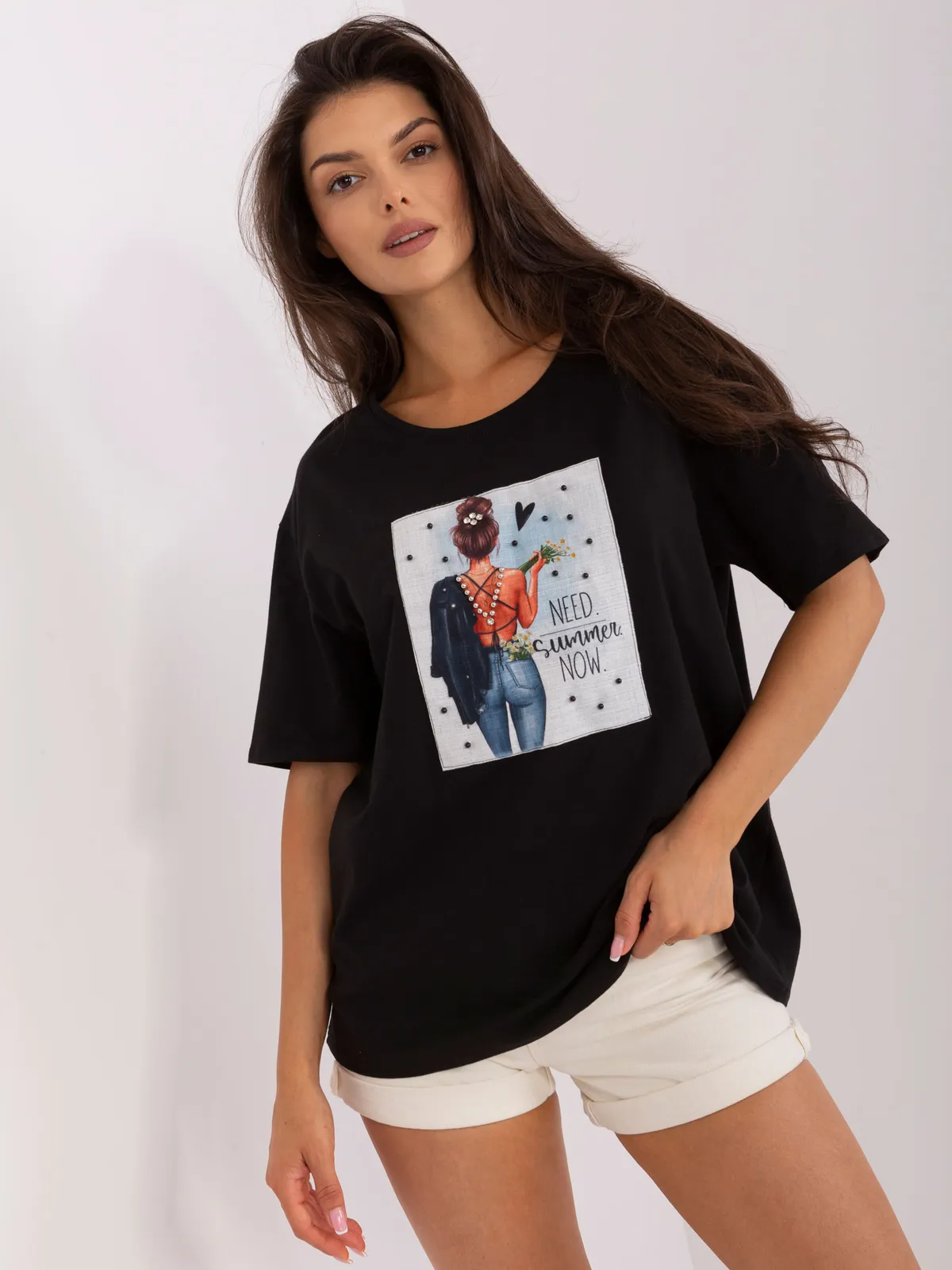 Beżowy t-shirt z nadrukiem i okrągłym dekoltem - zdjęcie 3