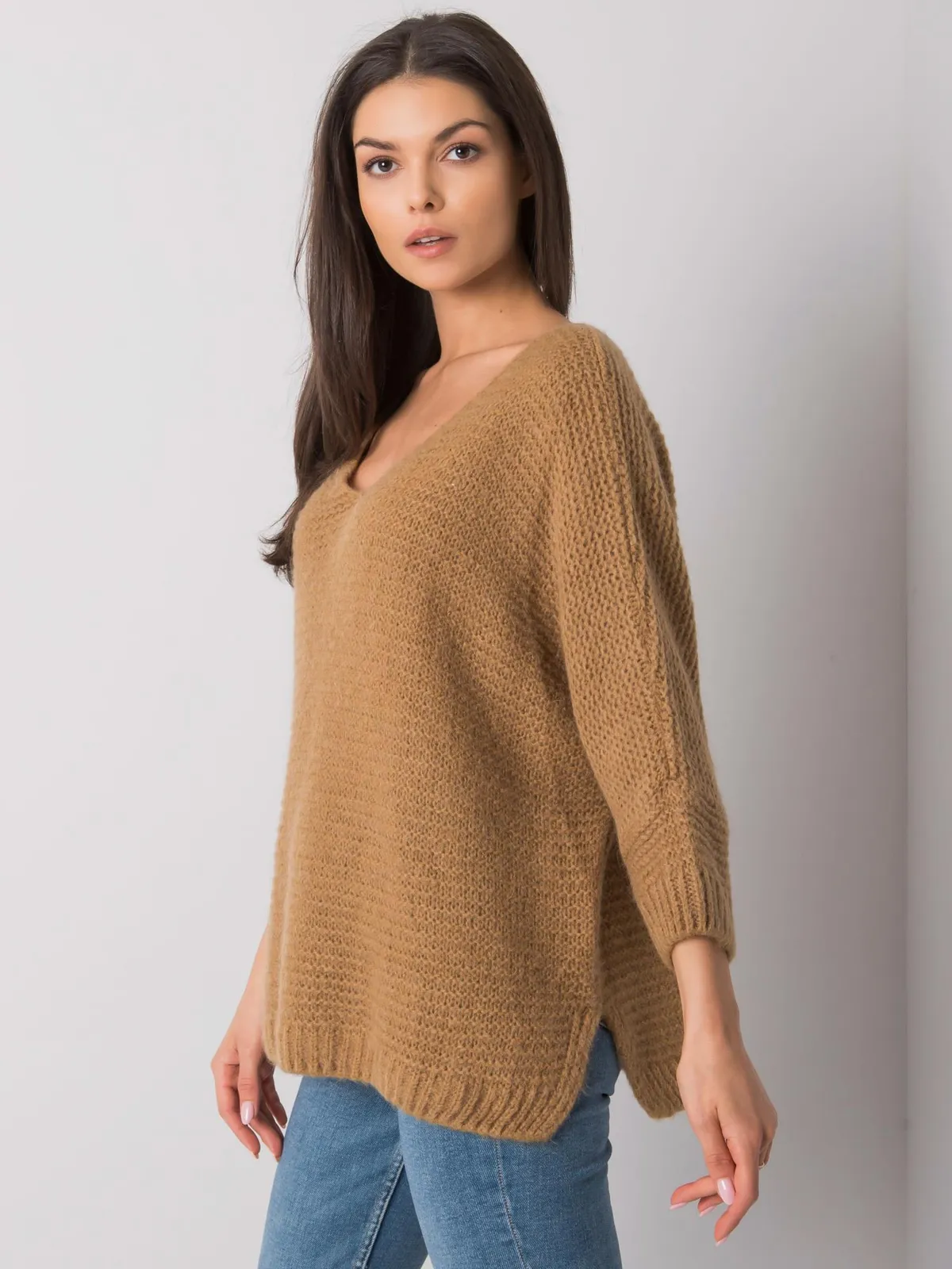 OCH BELLA Camelowy sweter damski oversize - zdjęcie 3