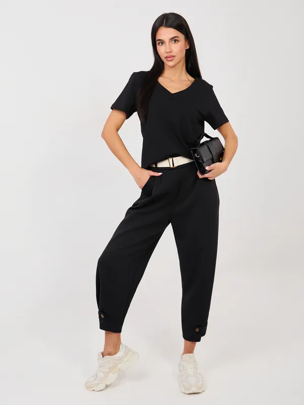 Klasyczny T-shirt z dekoltem w serek