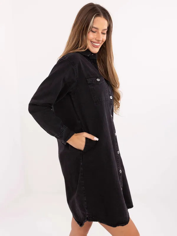 Krótka sukienka koszulowa o kroju oversize - widok 2