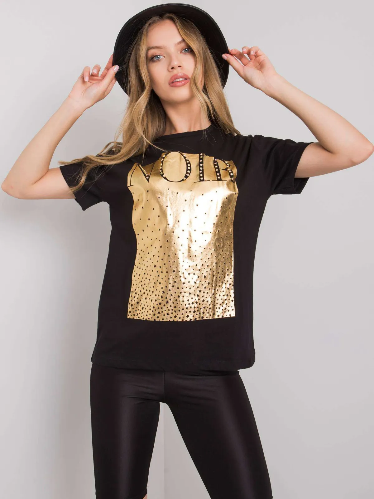 Czarny damski t-shirt bawełniany - zdjęcie 2
