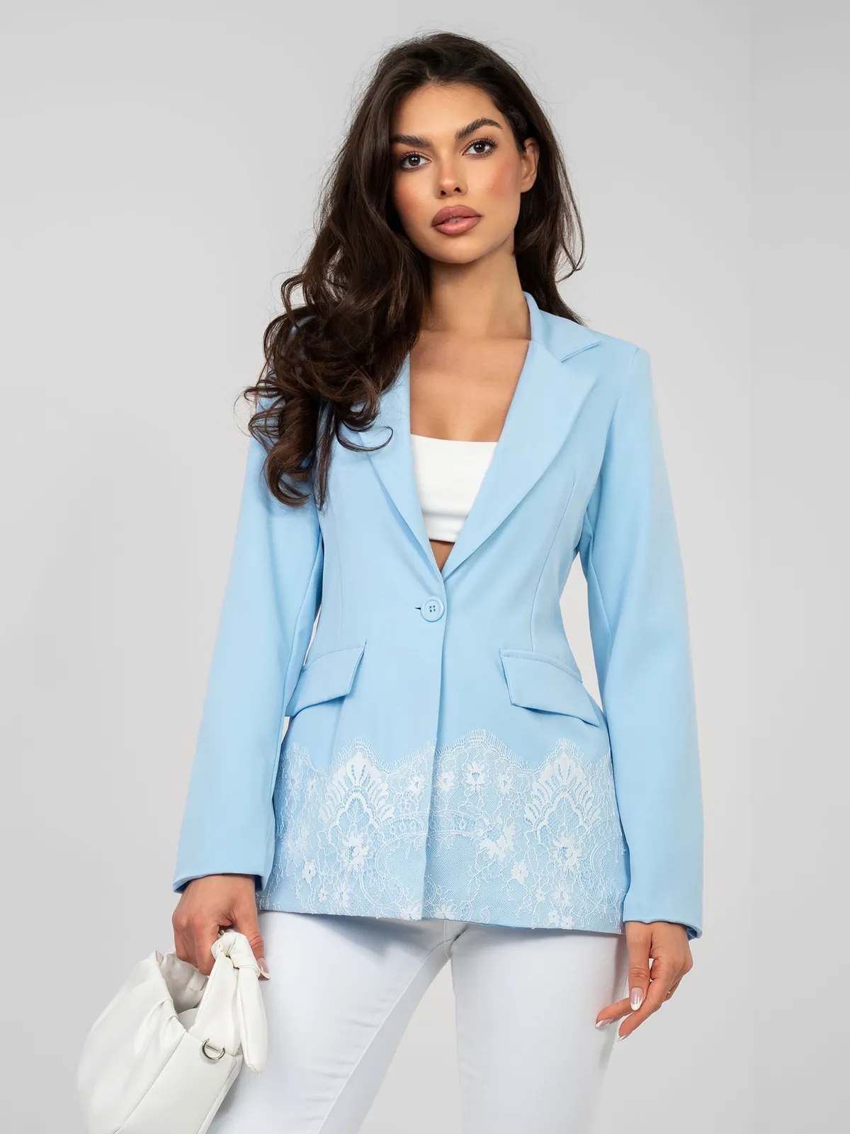 Wizytowa marynarka z subtelnym koronkowym wykończeniem - zdjęcie 1