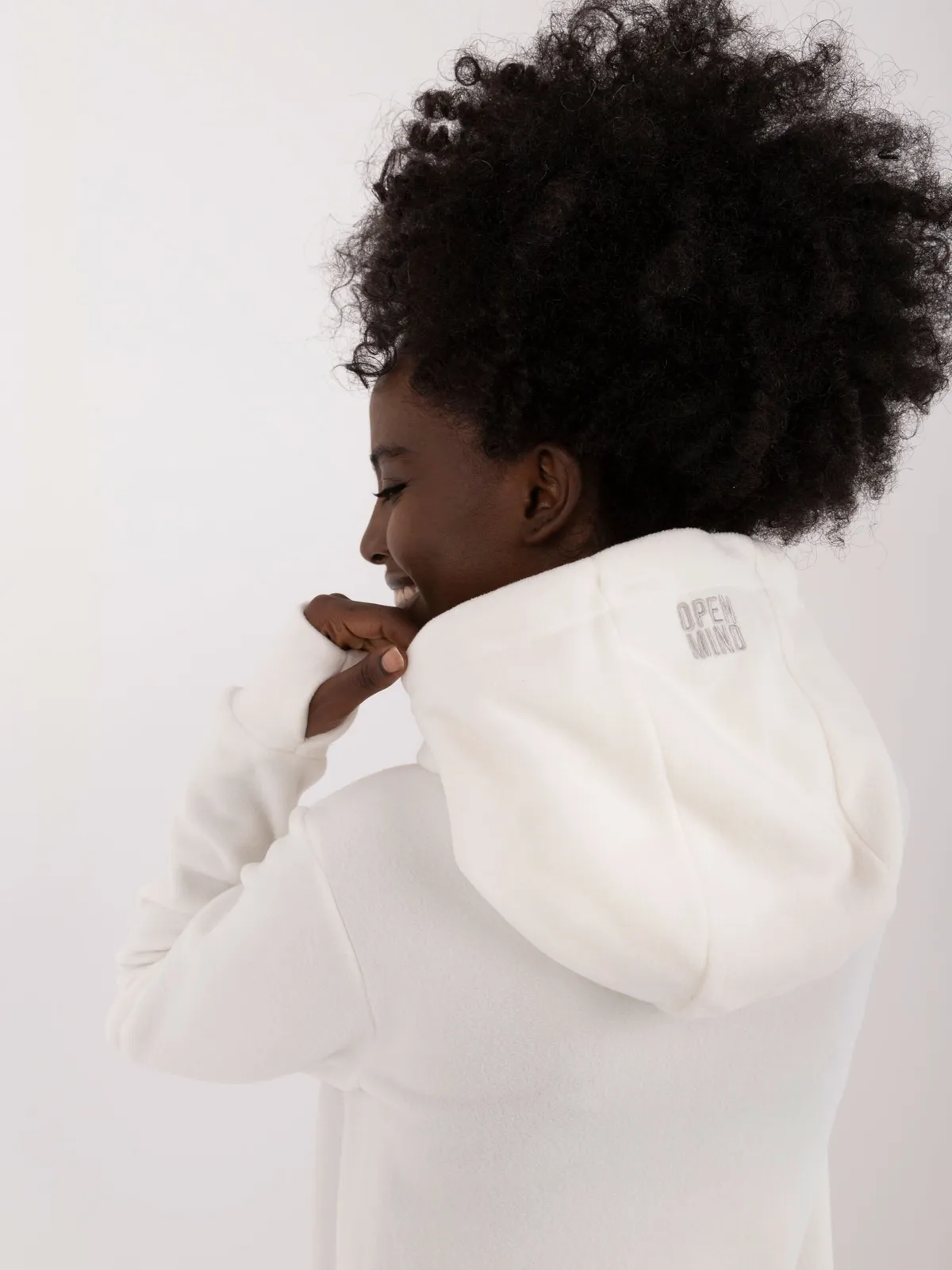 Komfortowa bluza z kapturem i kieszeniami - zdjęcie 1