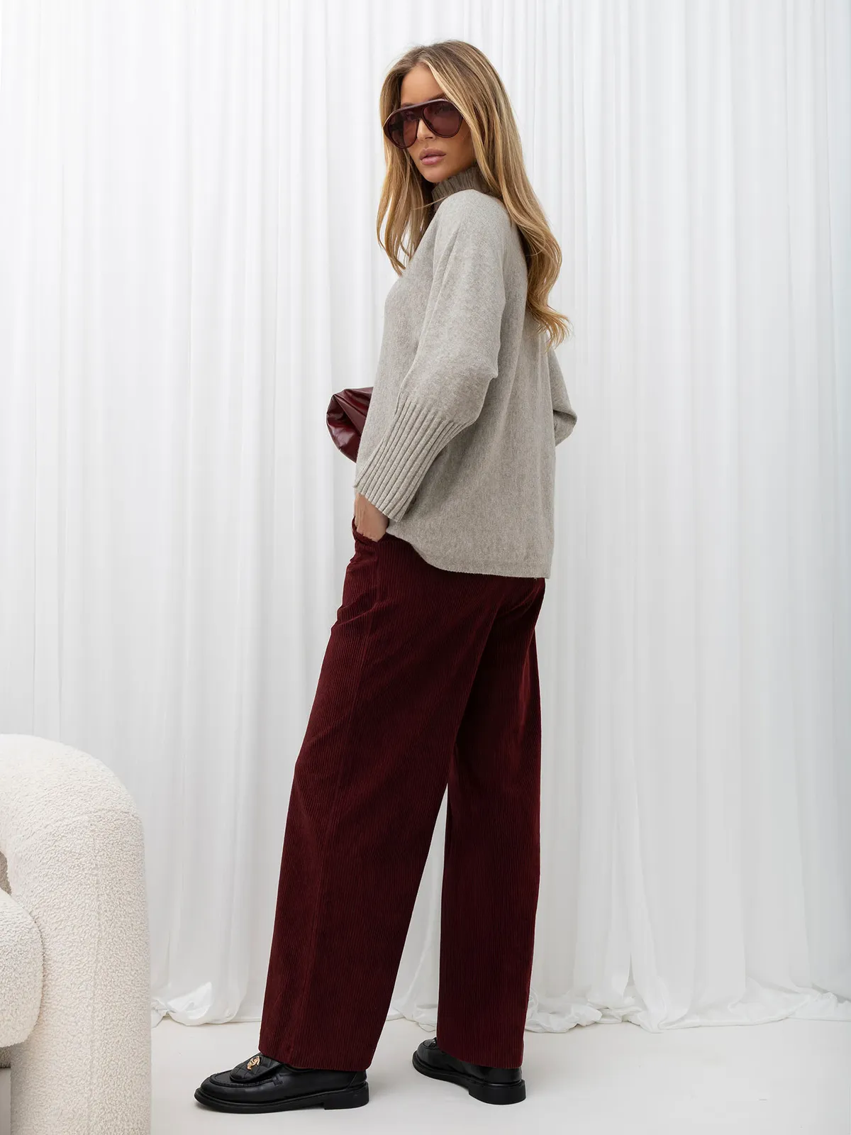 Wygodne spodnie typu wide leg z wysokim stanem - zdjęcie 2