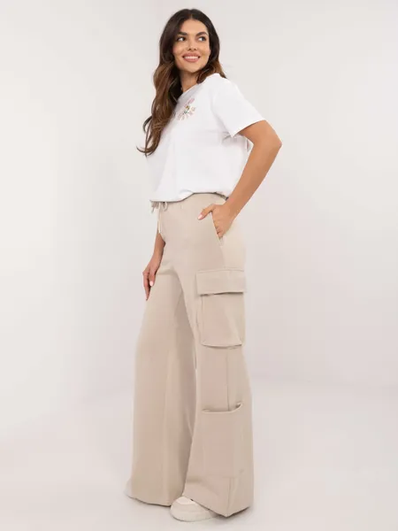 Wygodne spodnie cargo o kroju wide leg