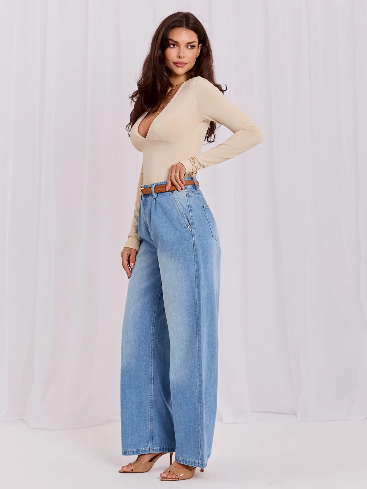 Luźne spodnie z wysokim stanem typu wide leg - zdjęcie 3
