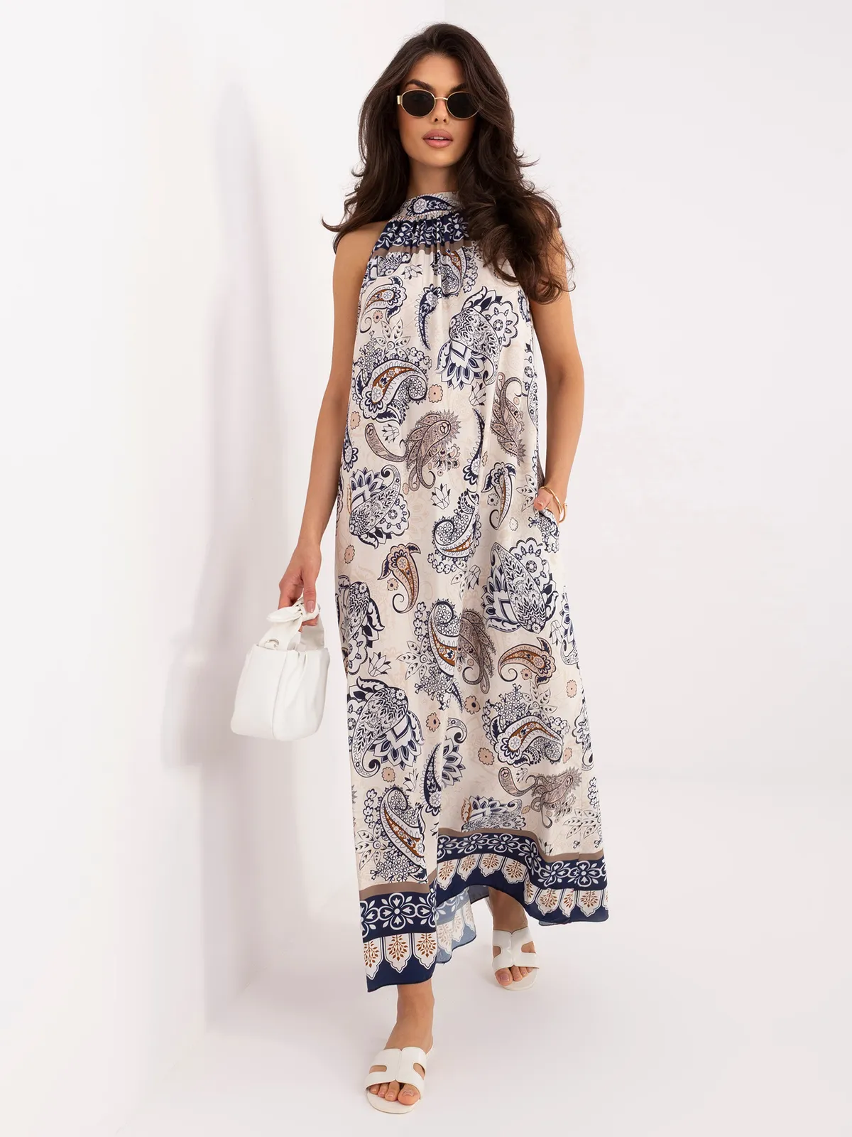 Zwiewna sukienka maxi z odkrytymi ramionami - zdjęcie 1